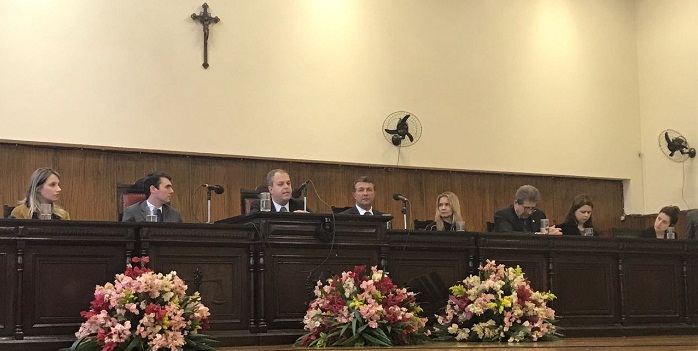 A diretora da Escola de Contas e Capacitação Professor Pedro Aleixo do TCEMG, Sílvia Araújo (à esq.), compôs a mesa de honra do evento
